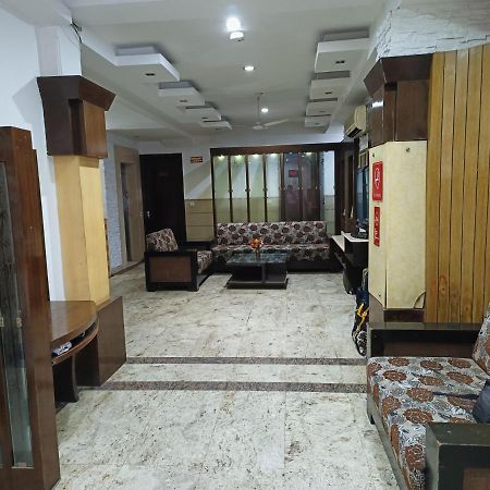 Hotel Tjs Grand Delhi  Bagian luar foto