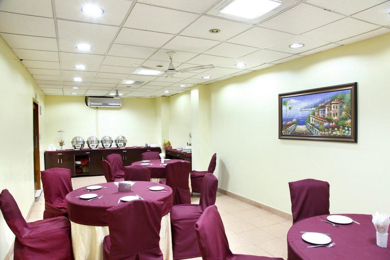 Hotel Tjs Grand Delhi  Bagian luar foto