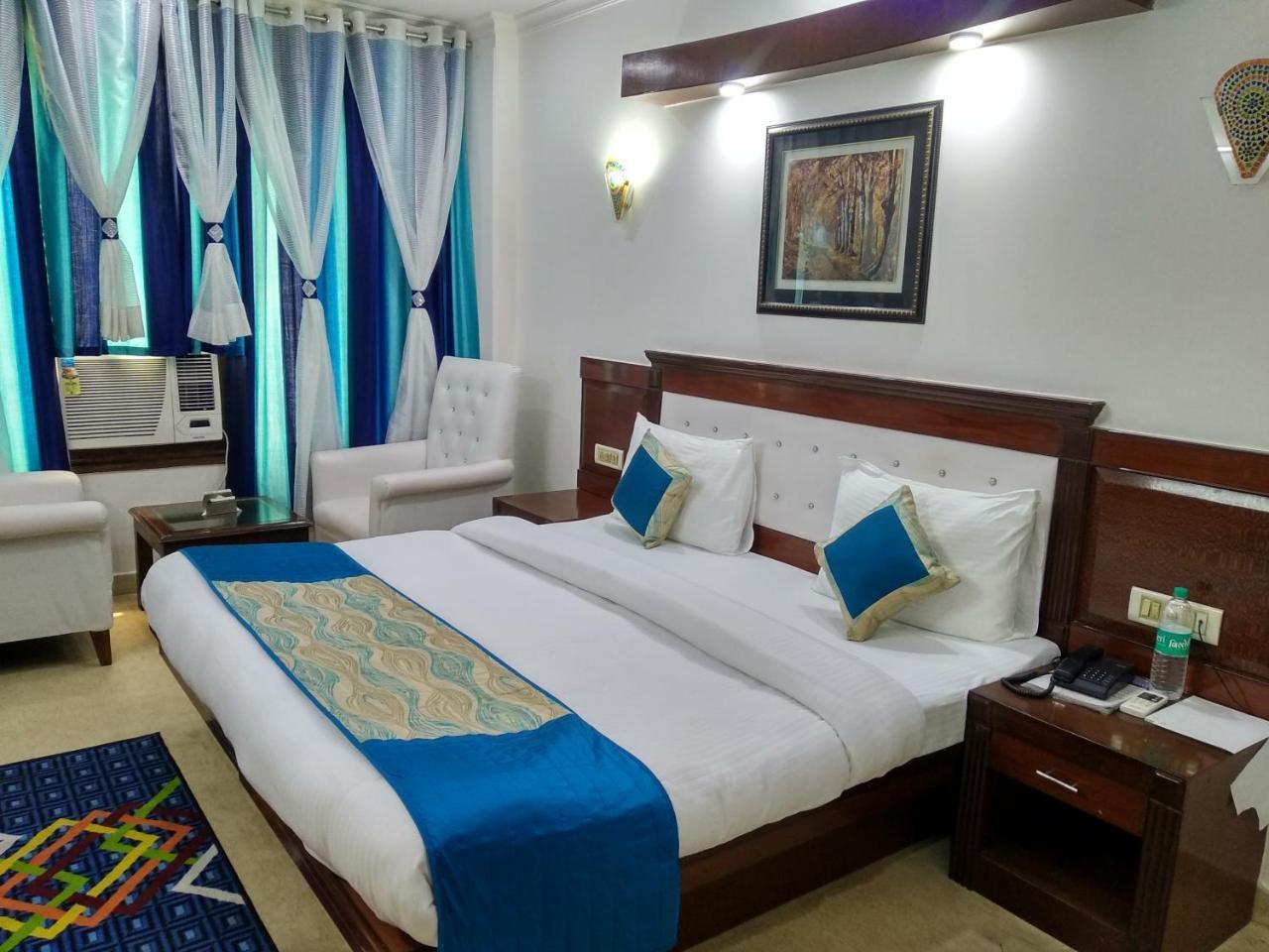 Hotel Tjs Grand Delhi  Bagian luar foto